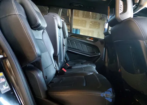 2015 Mercedes-Benz Gl 550 4Matic z USA, uszkodzony, nr VIN 4JGDF7DEXFA510255